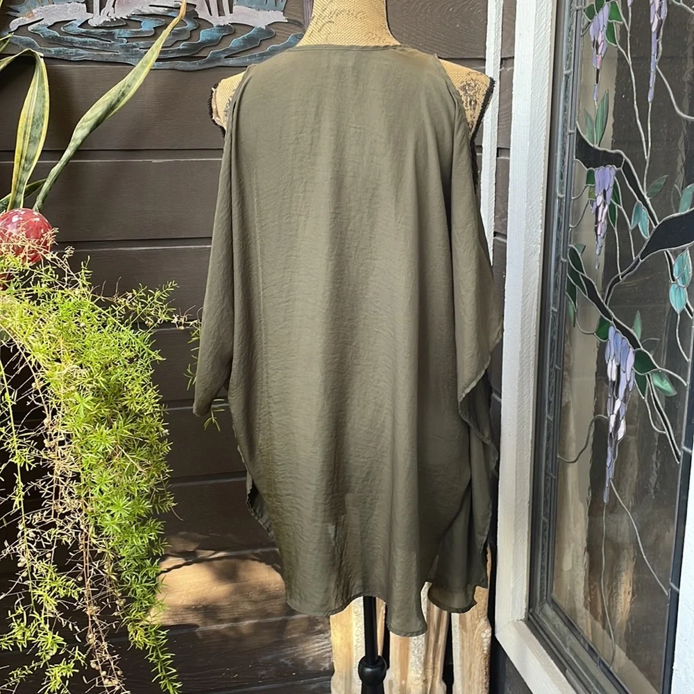 Mumu Cold Should Top - Picture 6 of 11